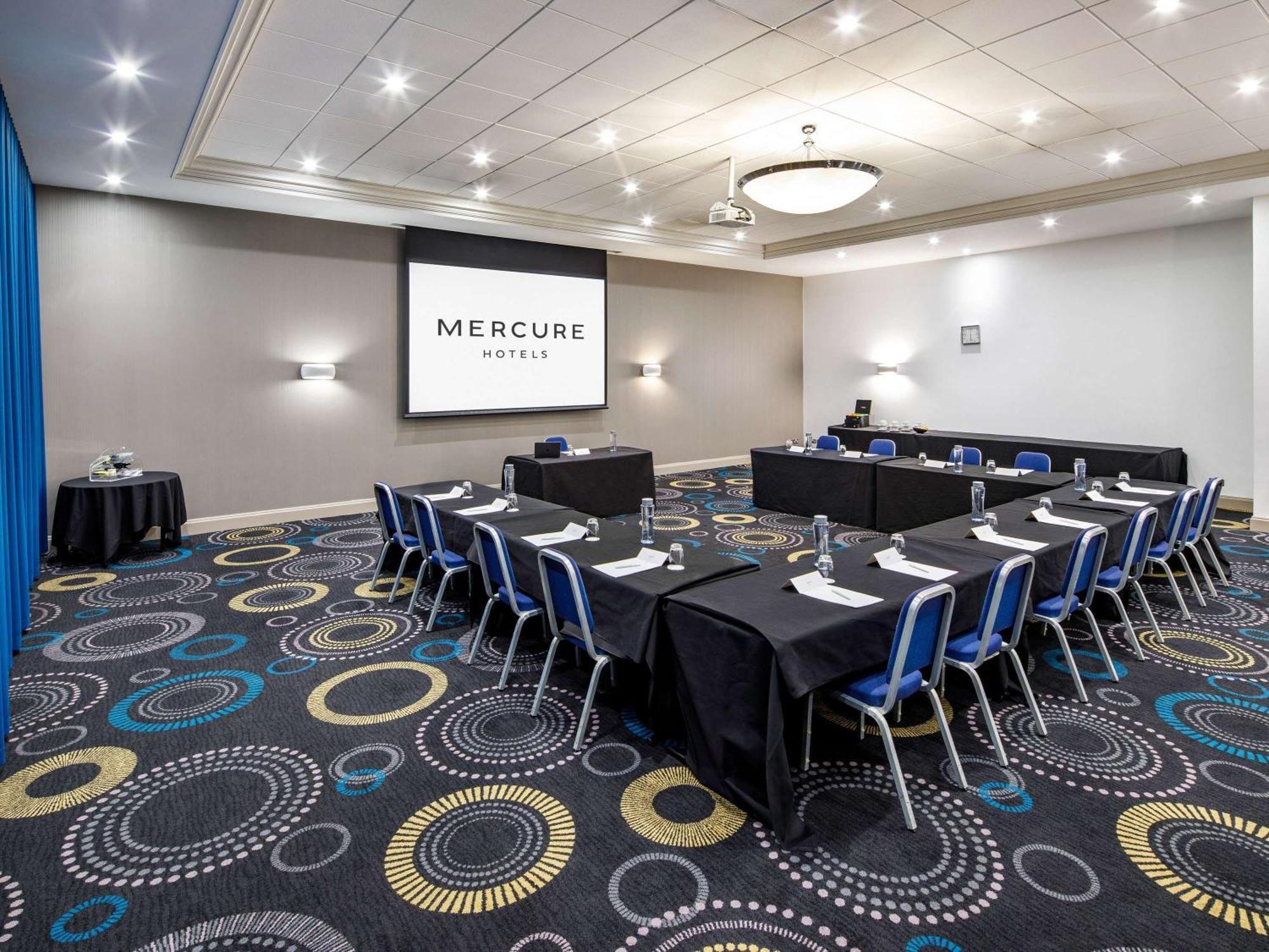 Mercure Telford Centre Hotel Exterior foto